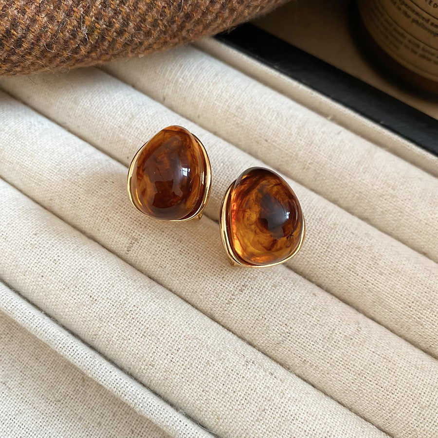 Vintage Amber Resin Gold Stud Earrings For Women, Irregular Square Resin & Gold Tone Button Earrings, 2026 Maillard Style Lightweight Fashion Jewelry