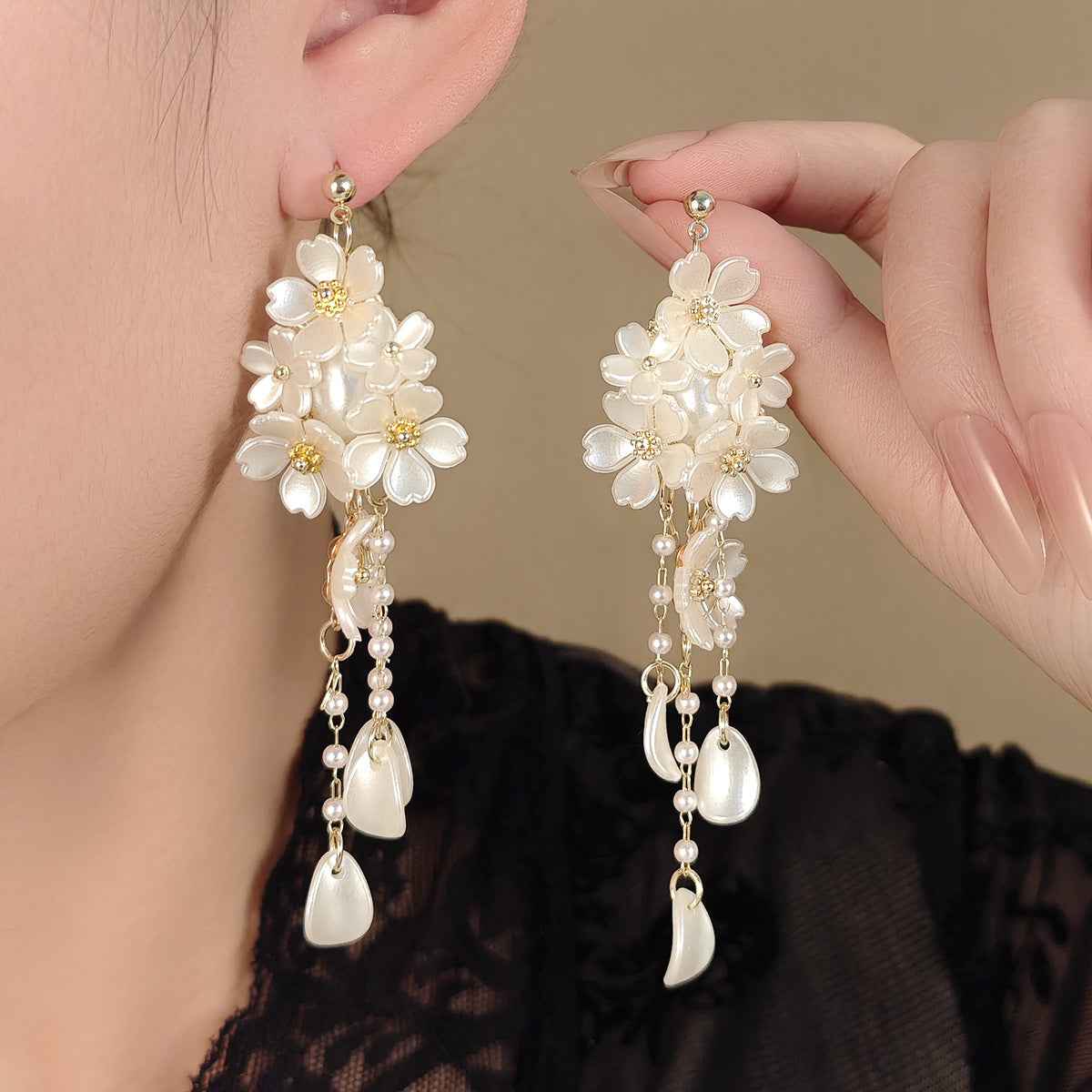 Modern Geometric Flower Tassel Earrings – Statement Alloy Jewelry