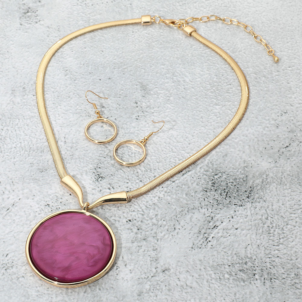 Bold Marbled Round Pendant Statement Necklace
